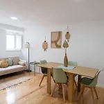 Cozy Bohemian Flat - Mint